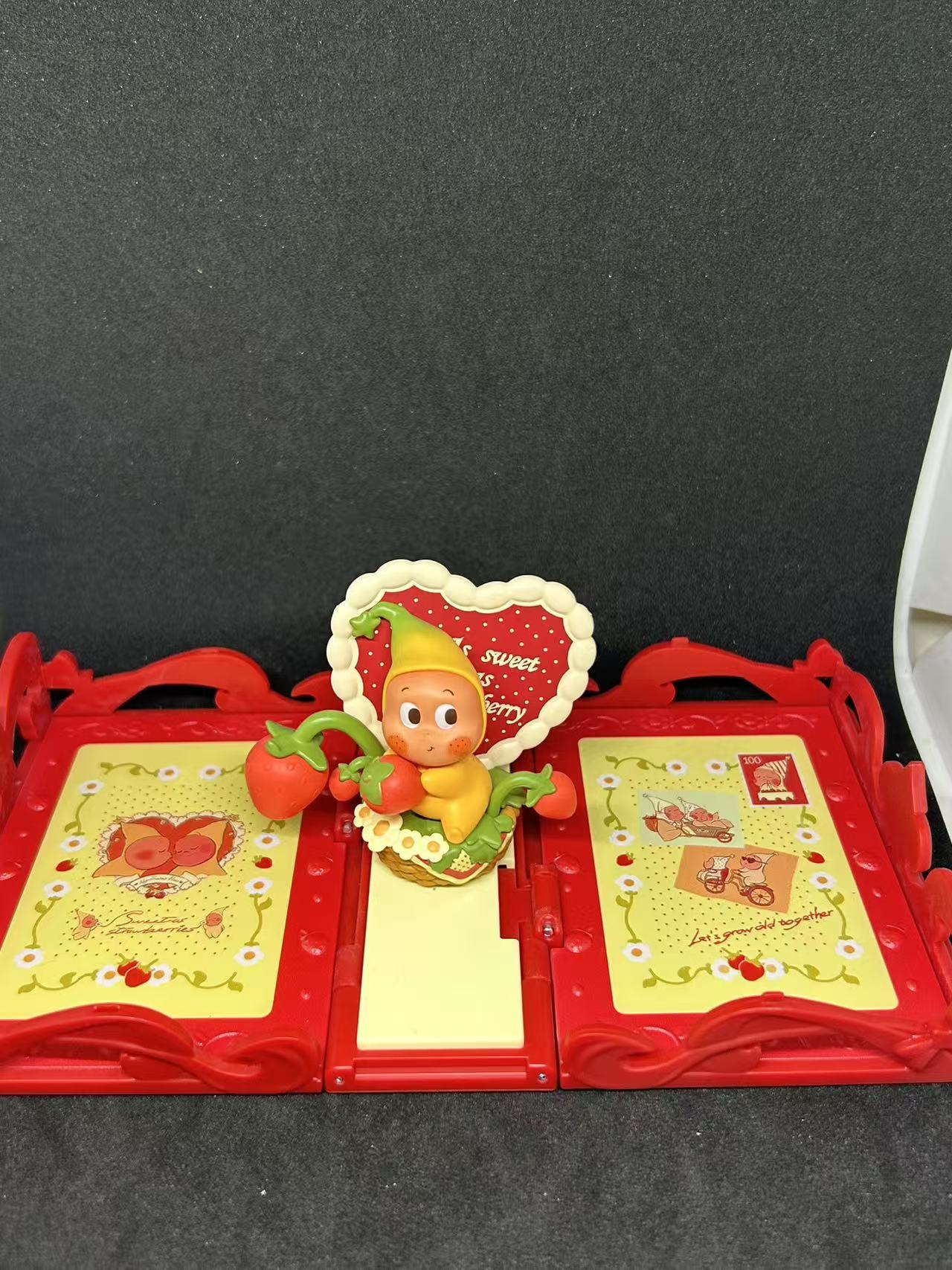 Little Strawberry - Gift For You Greeting Card Series – Twinkle Twinkle - Pop Mart