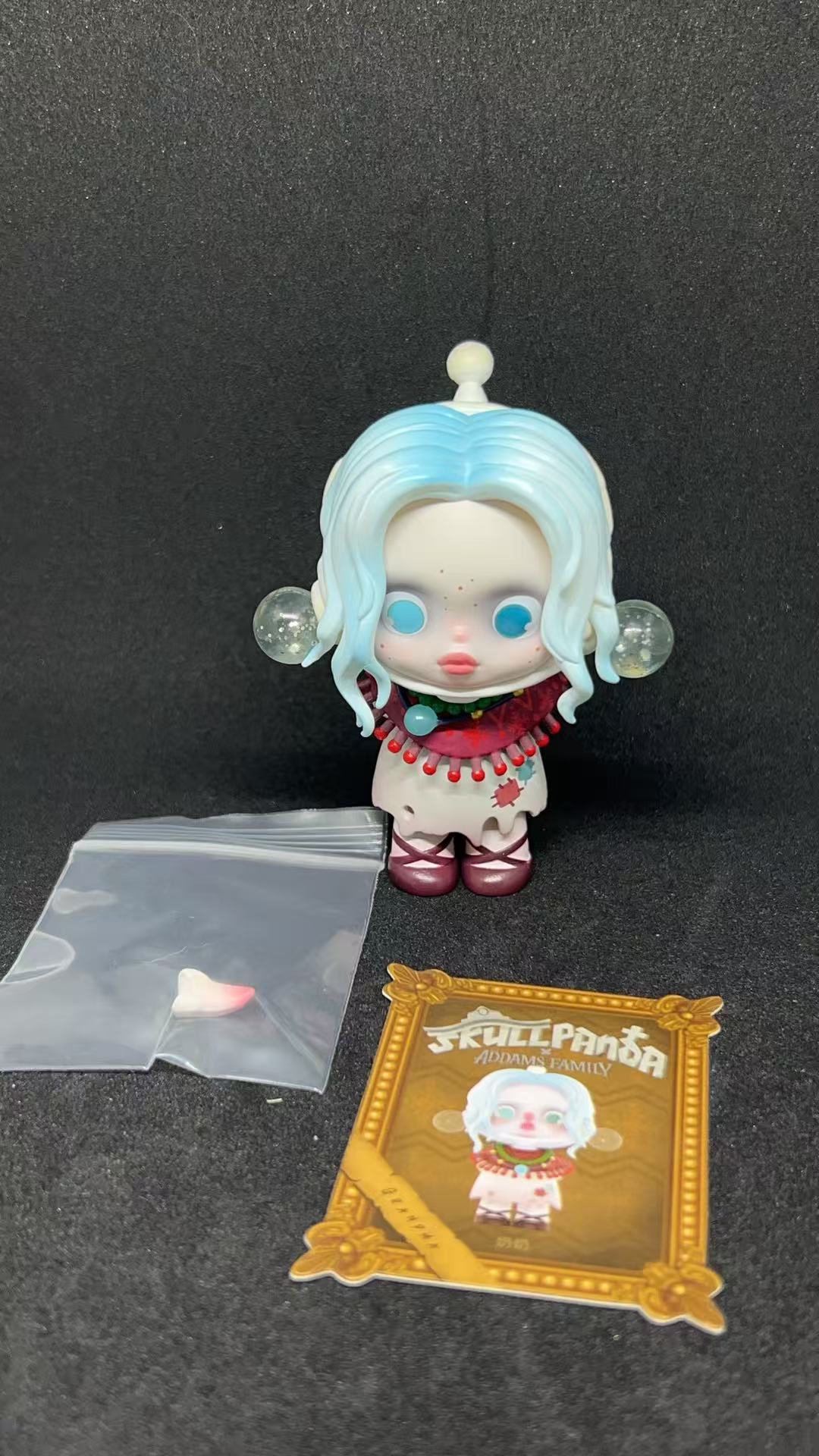 Grandma - Skullpanda Addams Family Series - POP MART