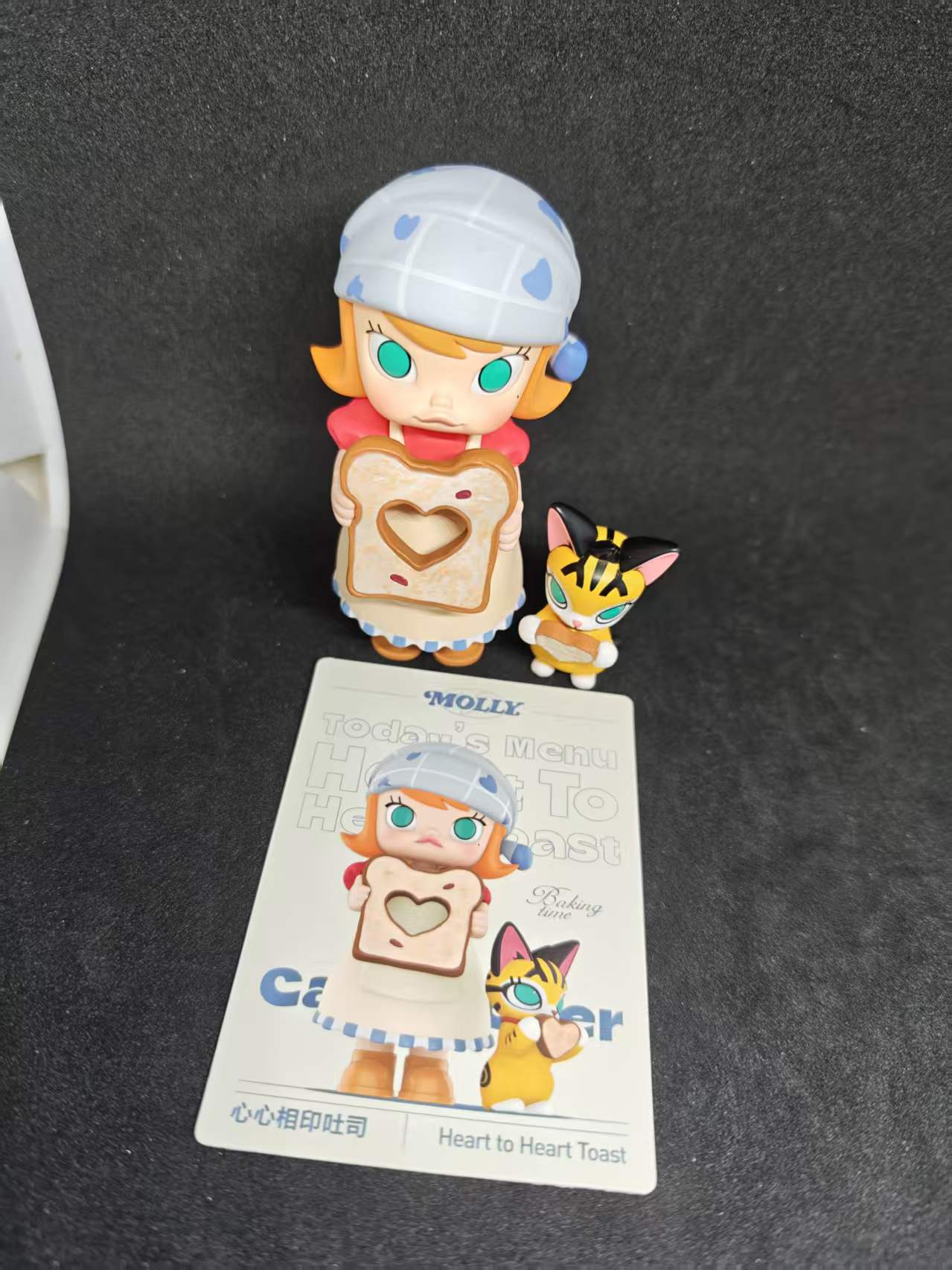 Heart to Heart Toast - MOLLY Carb-Lover Series- POP MART