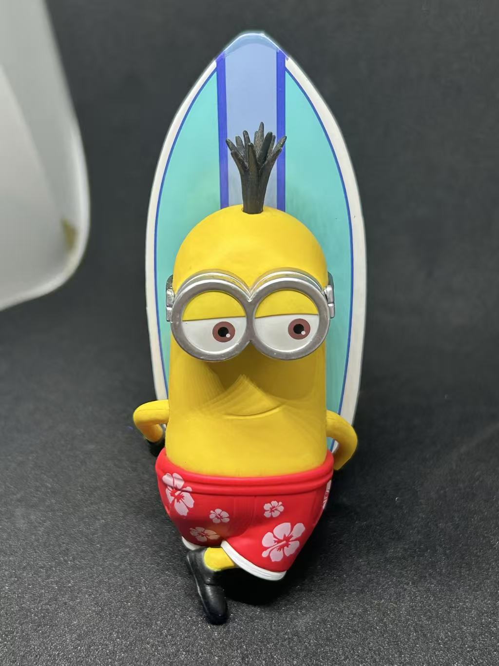 Kevin - Minions Holiday Blind Box Series - POP MART