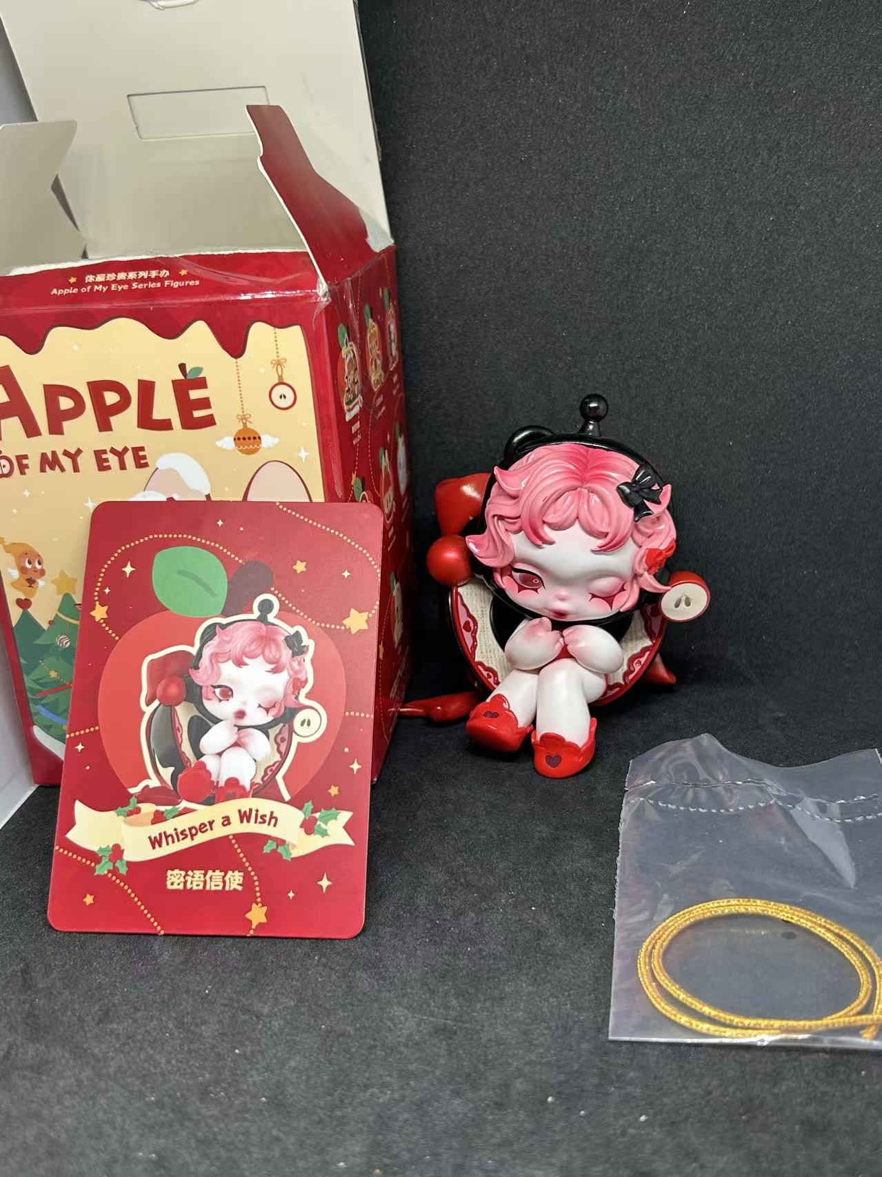 Whisper a wish - Skullpanda Apple Of My Eye Series - POP MART