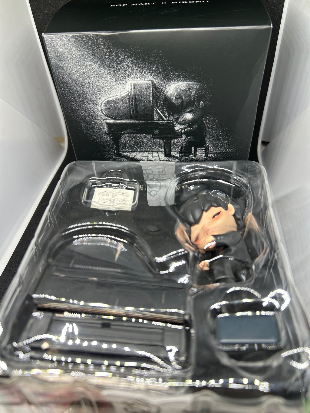 The Pianist - Hirono Figure - POP MART