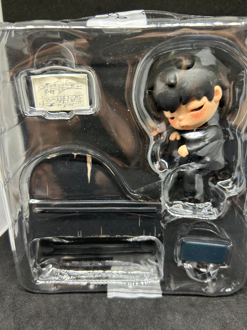 The Pianist - Hirono Figure - POP MART