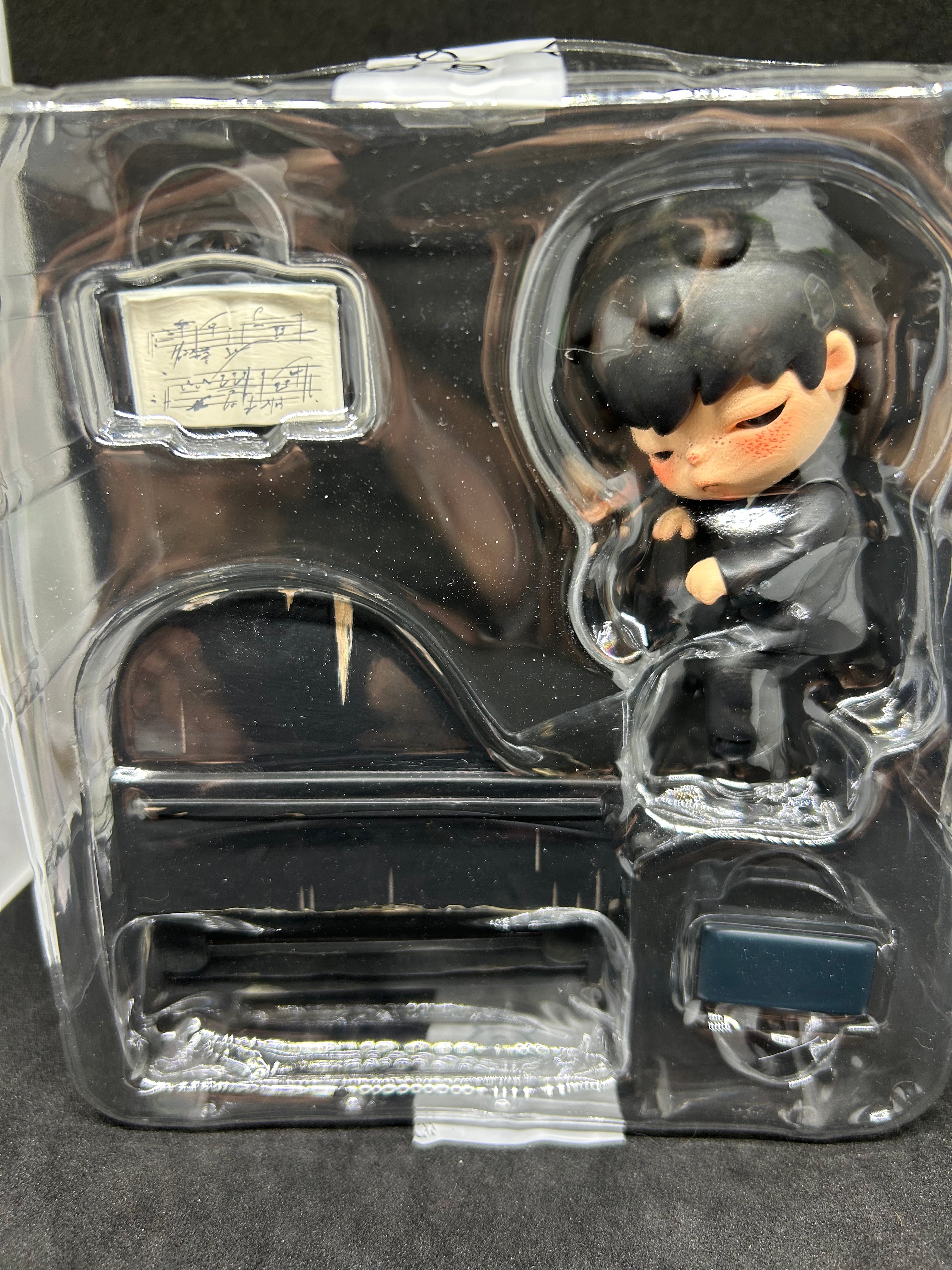 The Pianist - Hirono Figure - POP MART