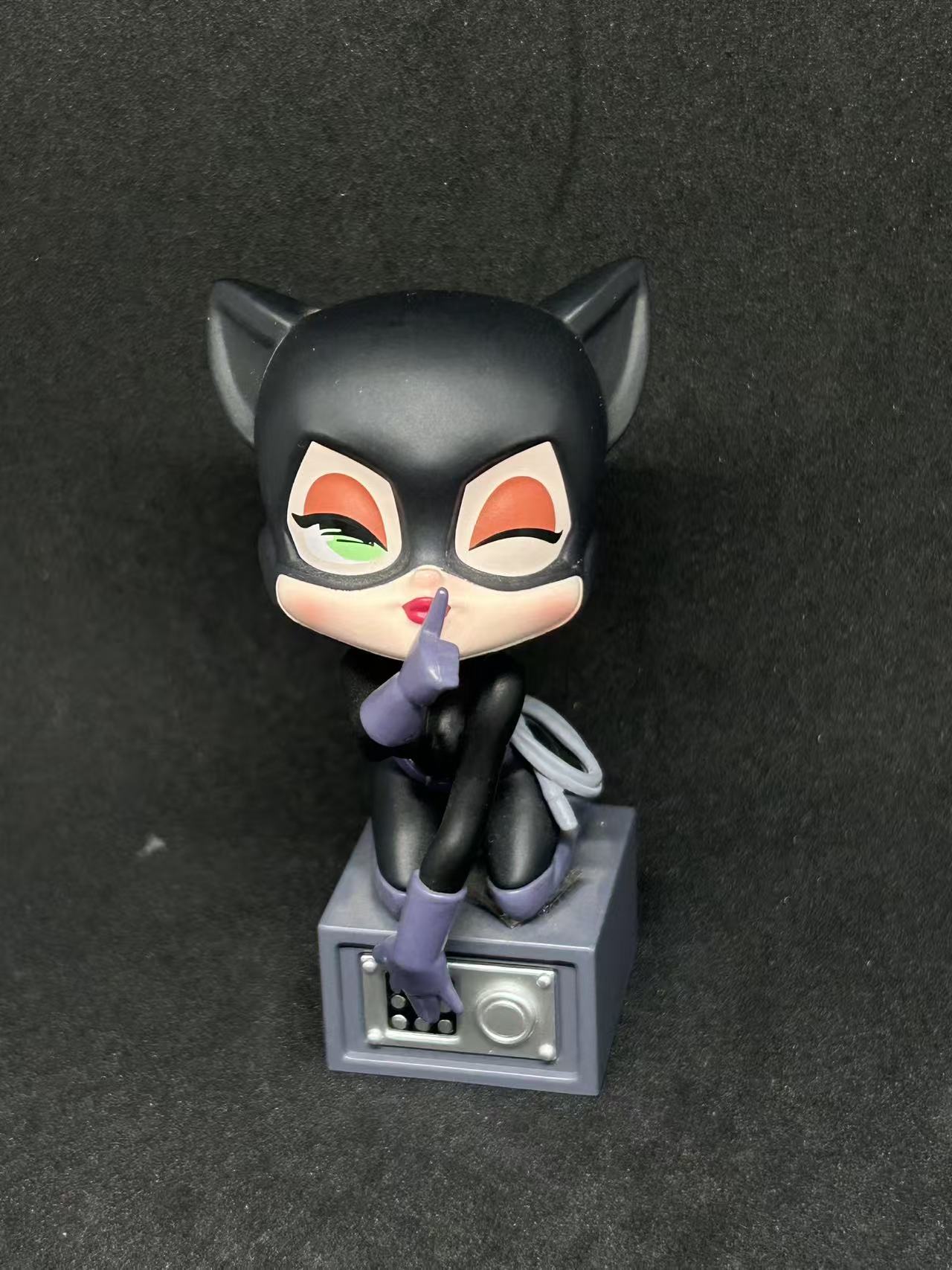 Cat Girl - DC Gotham City Series - POP MART