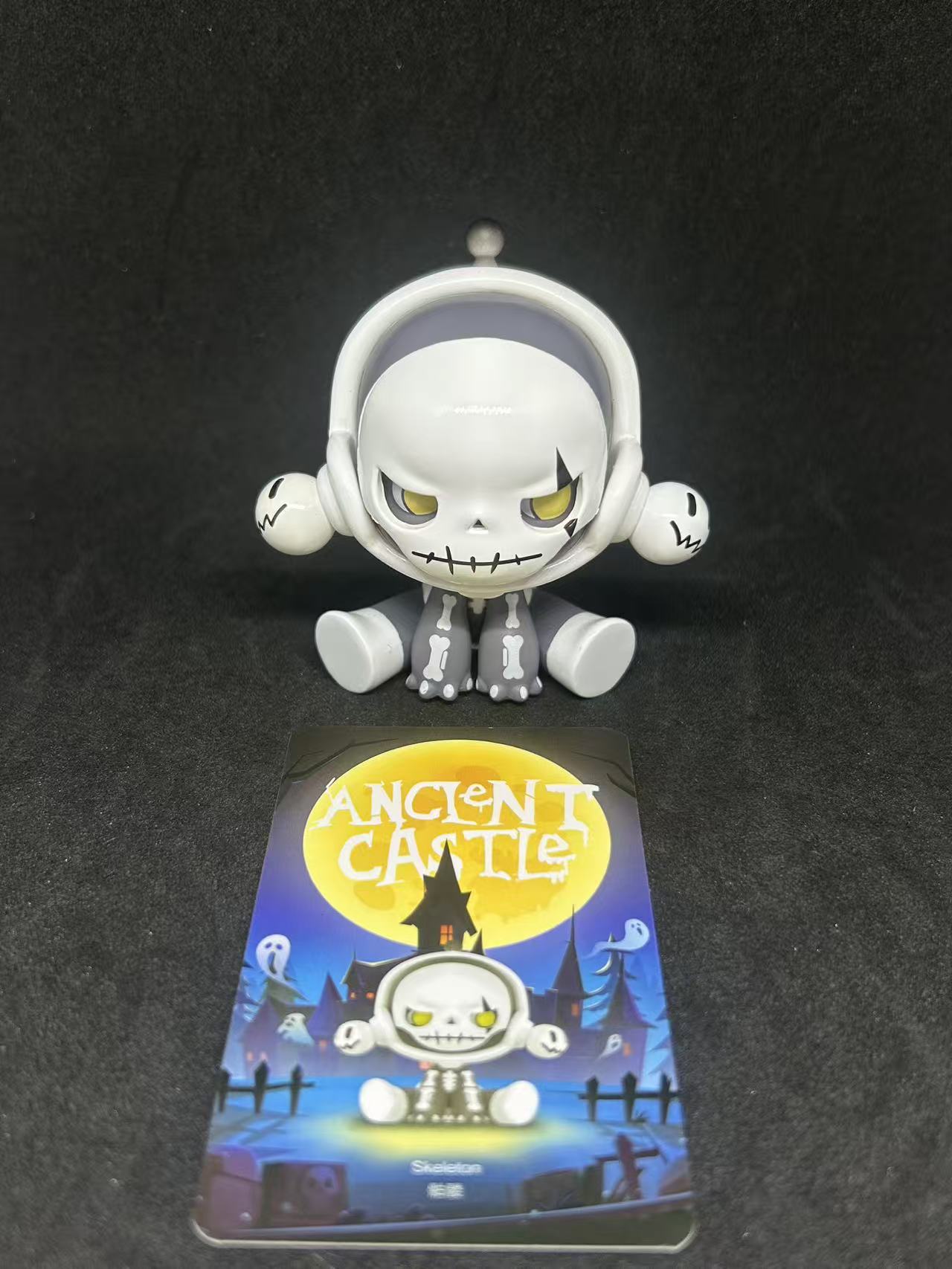 Skeleton - Skullpanda Ancient Castle - POPMART