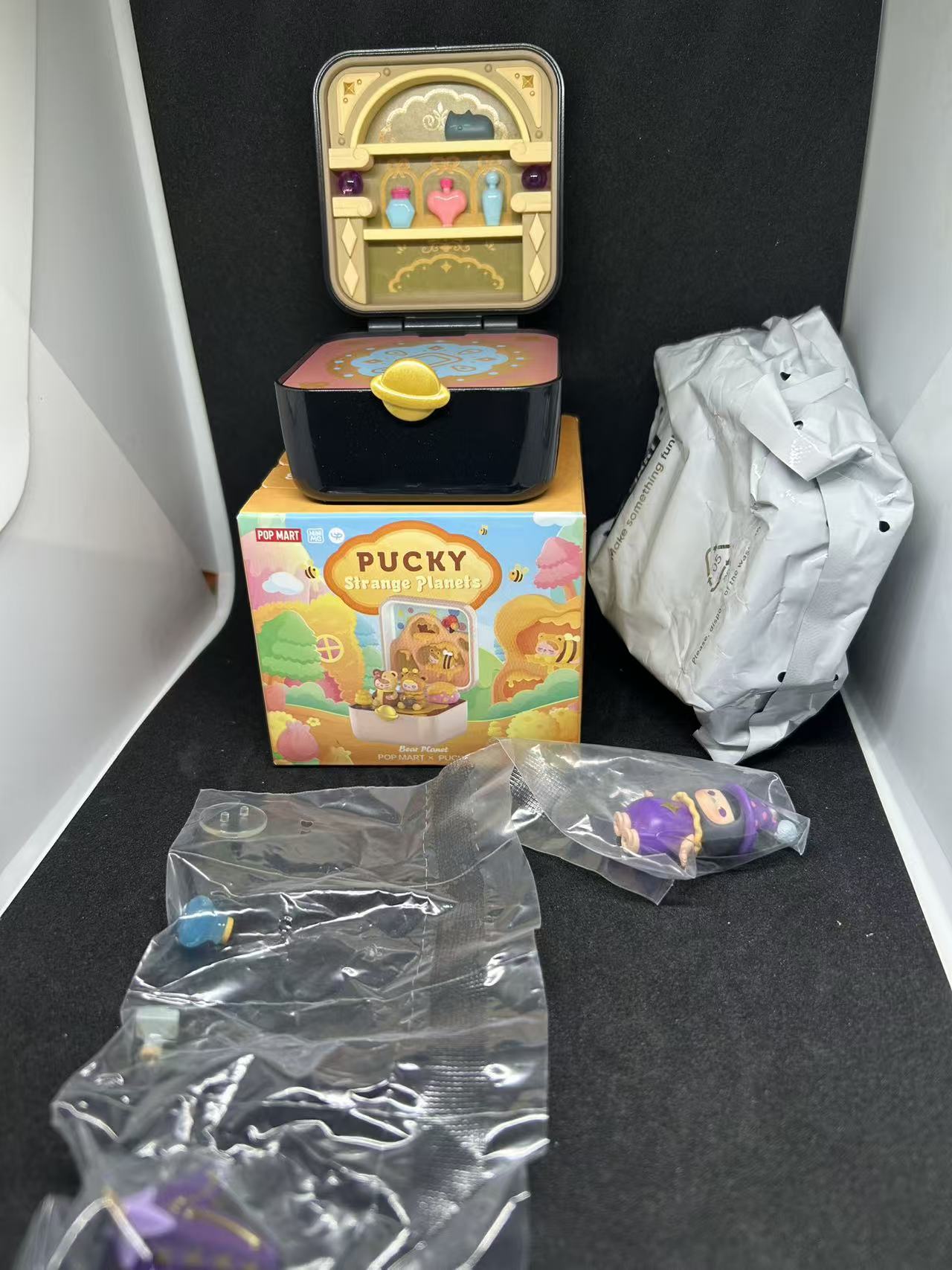 Mystery Shop - Pucky Strange Planets Scene Set Series - POP MART