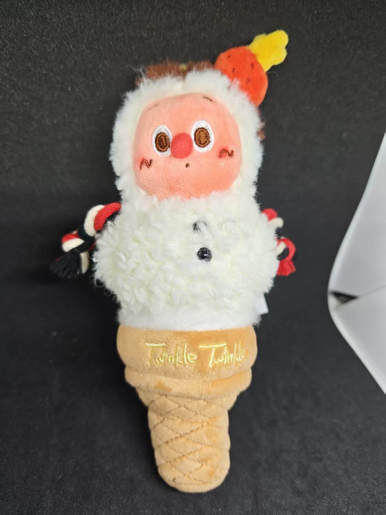 Moon Gelato Series - Snowman Gelato Pendant - Pop Mart