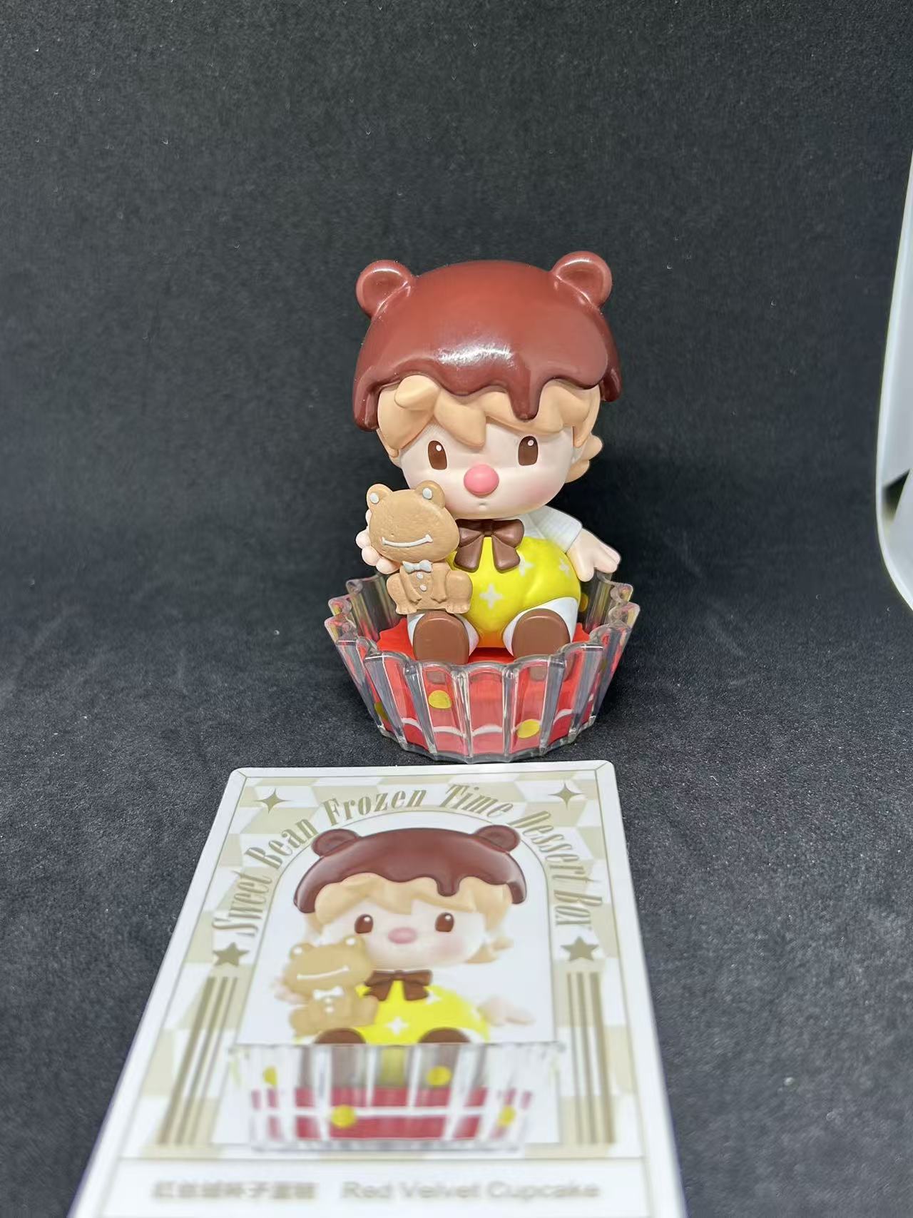 Red Velvet Cupcake - Sweet Bean Frozen Time Dessert Box Series - POP MART