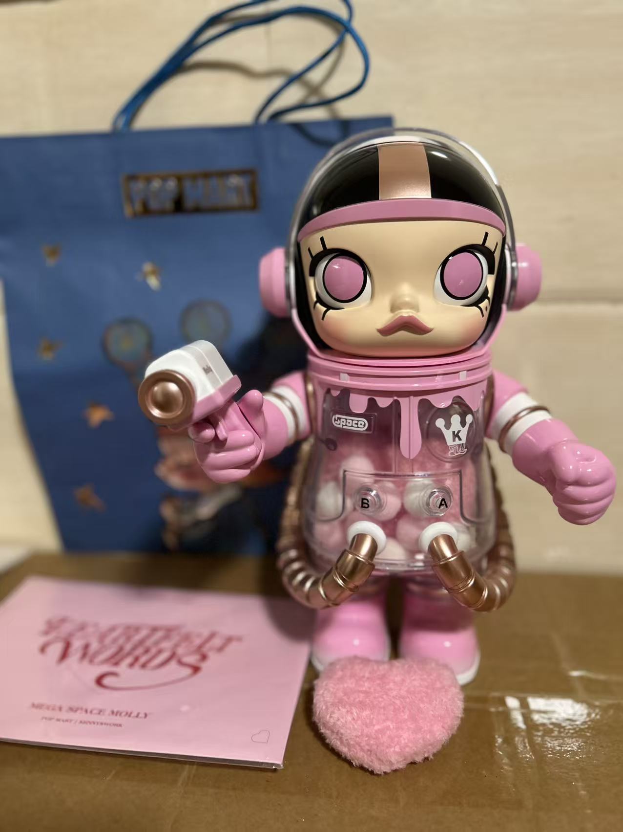 Pop Mart Mega Space Molly Heartfelt Words (Special Edition) 400%